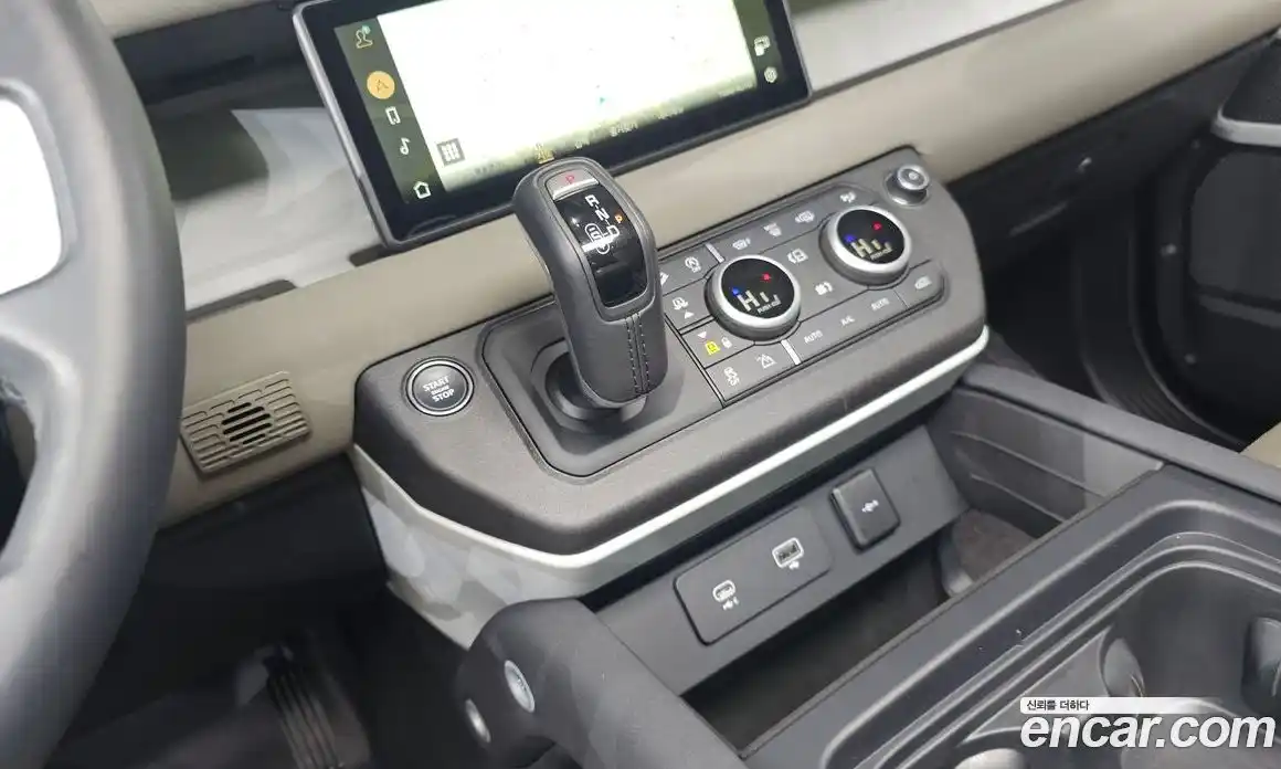 Land Rover Defender 2023 3.0 Автомат в Москве № 166069, фото 9