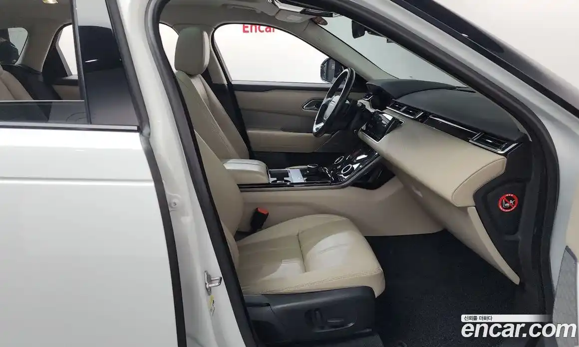 Land Rover Range-Rover Velar 2018 2.0 Автомат в Москве № 166193, фото 17