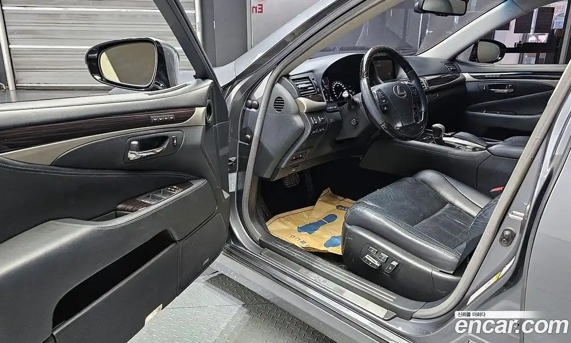 Lexus LS 2013 4.6 Автомат в Москве № 168245, фото 15