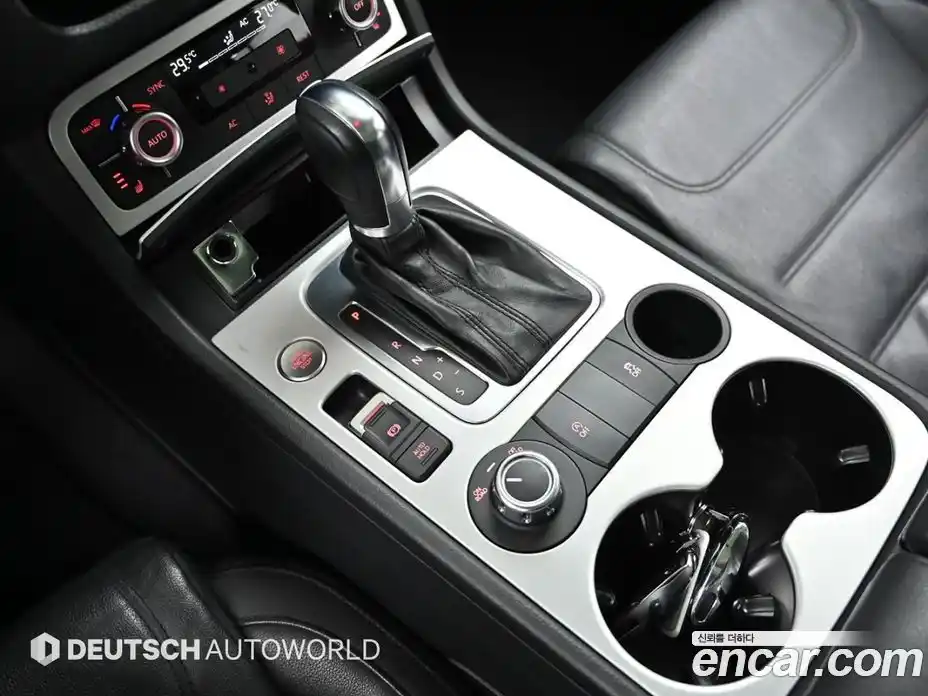 Volkswagen Touareg 2012 3.0 Автомат в Москве № 169281, фото 9