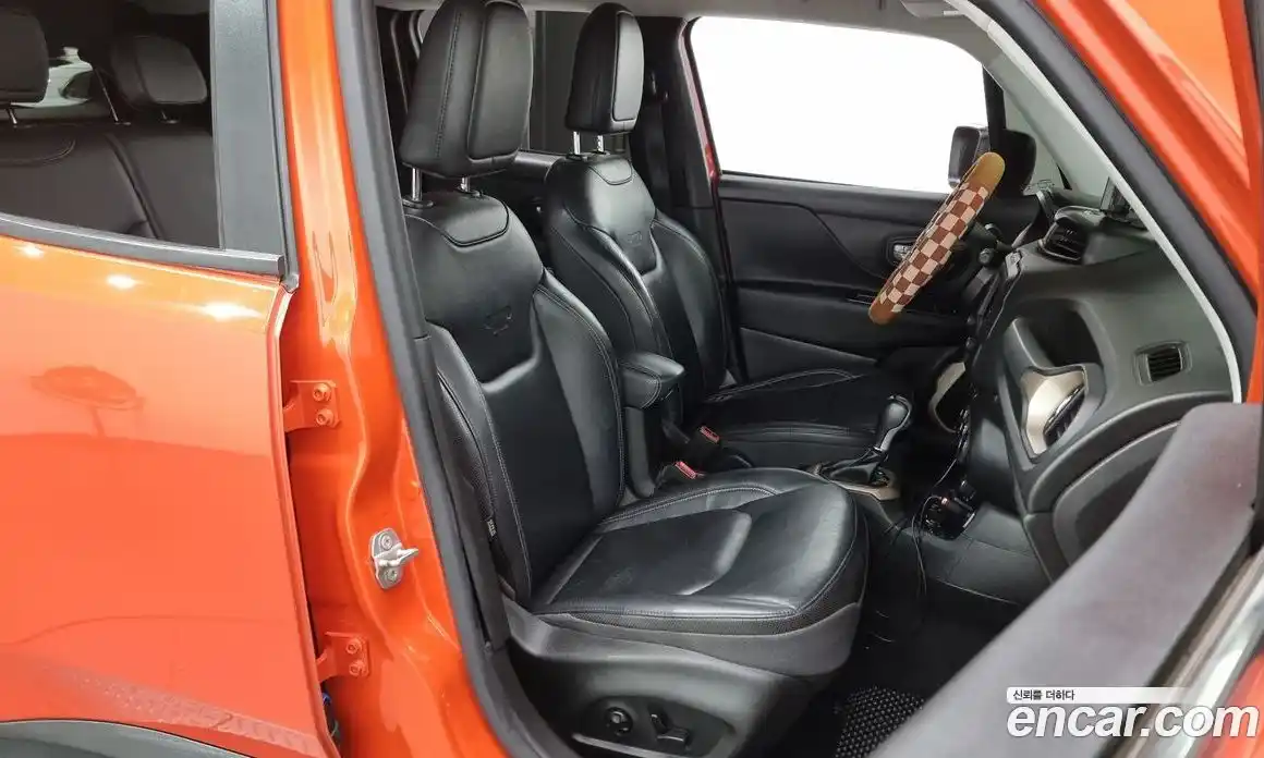 Jeep Renegade 2015 2.0 Автомат в Москве № 169766, фото 18