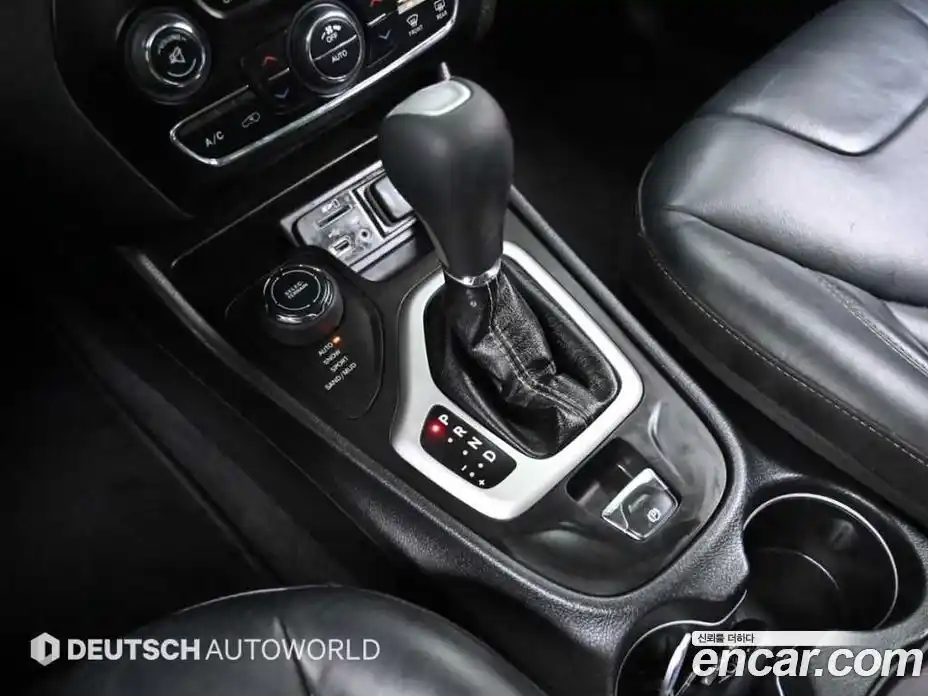 Jeep Cherokee 2017 2.4 Автомат в Москве № 170011, фото 9