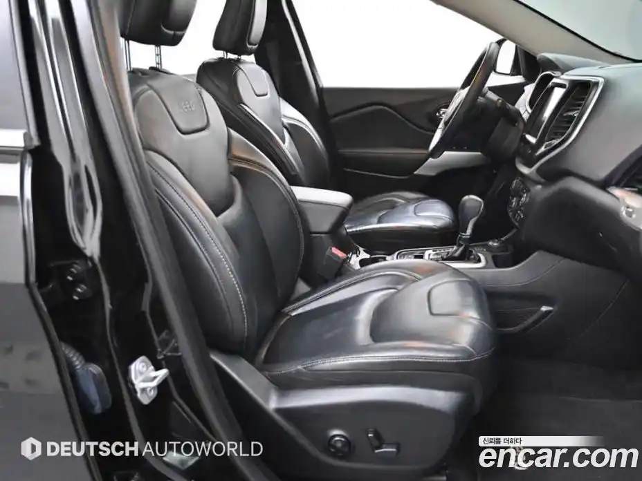 Jeep Cherokee 2017 2.4 Автомат в Москве № 170011, фото 10