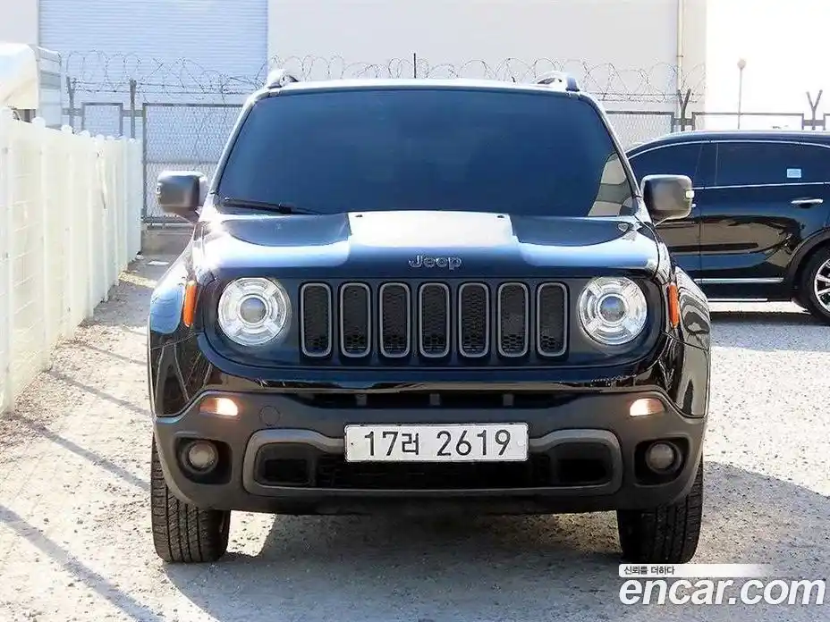 Jeep Renegade 2017 2.0 Автомат в Москве № 170085, фото 1