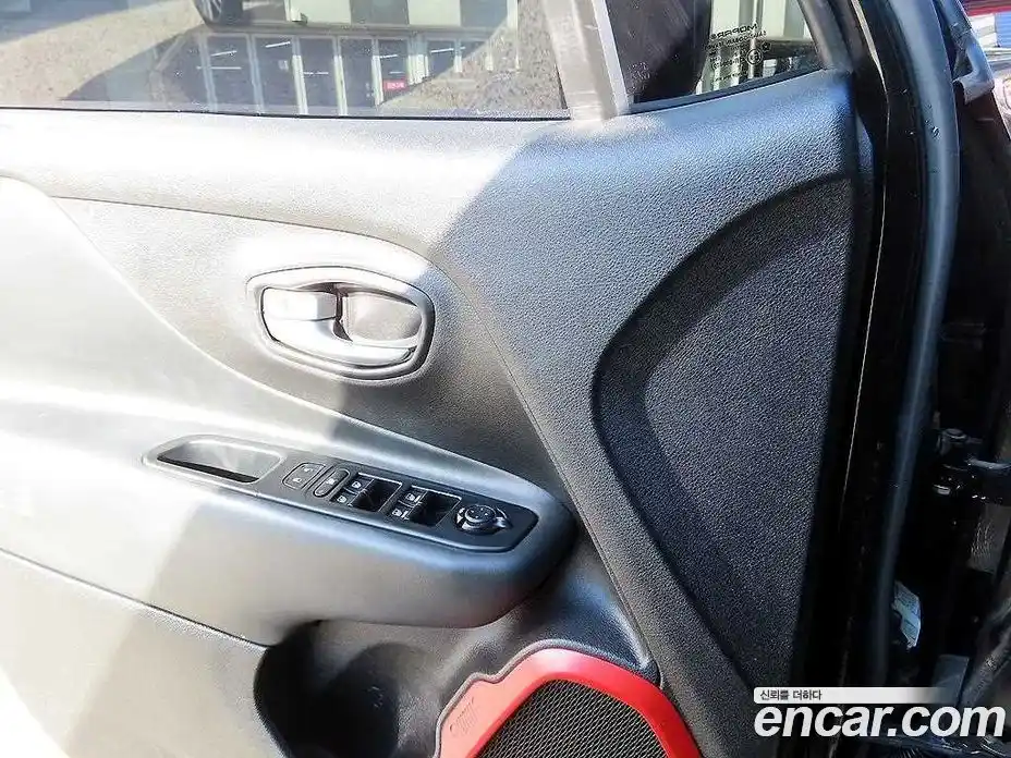 Jeep Renegade 2017 2.0 Автомат в Москве № 170085, фото 11