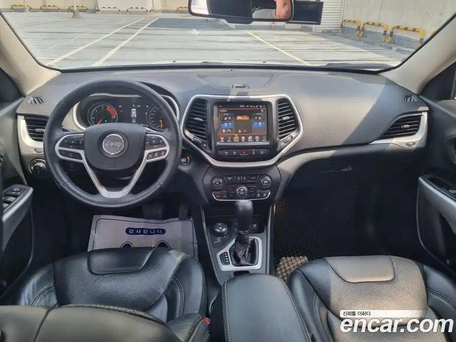 Jeep Cherokee 2017 2.2 Автомат в Москве № 170086, фото 13