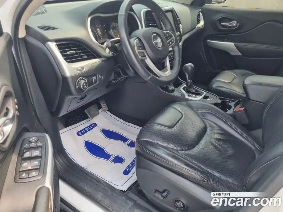 Jeep Cherokee 2017 2.2 Автомат в Москве № 170086, фото 5