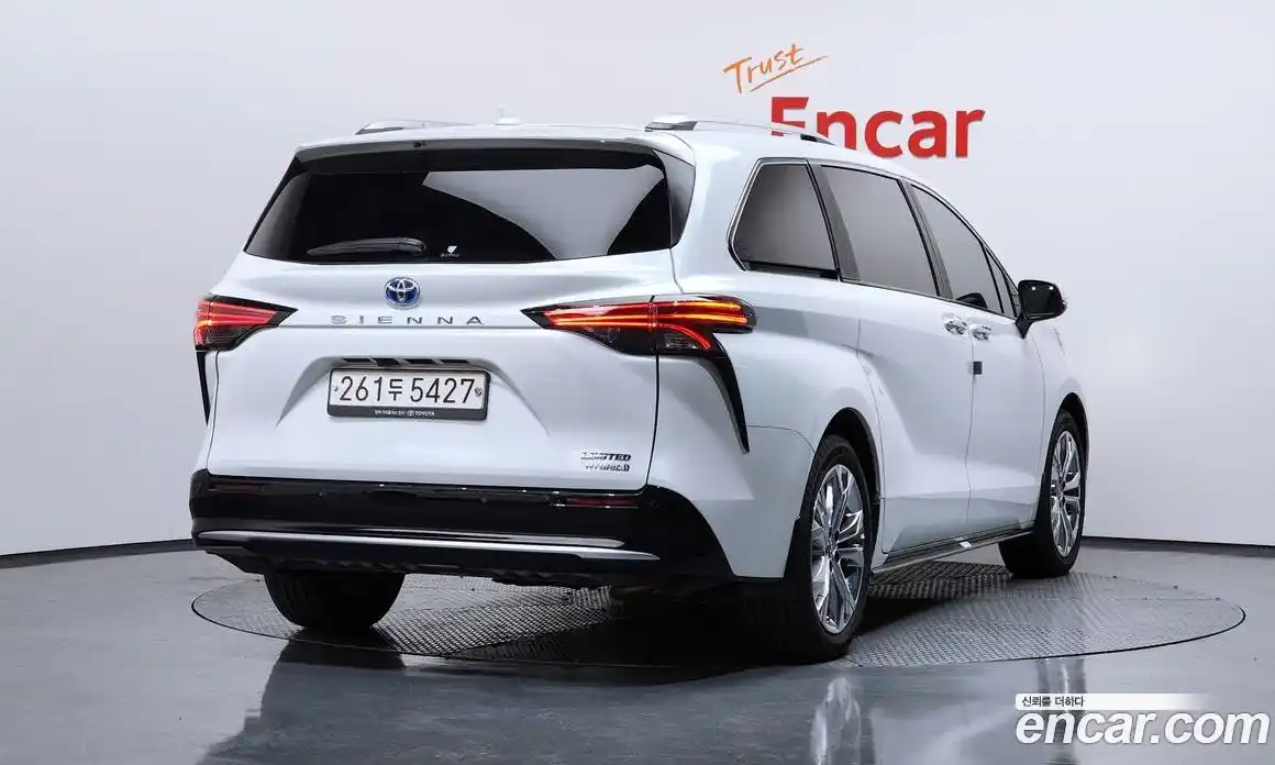 Toyota Sienna 2023 2.5 Автомат в Москве № 170143, фото 12