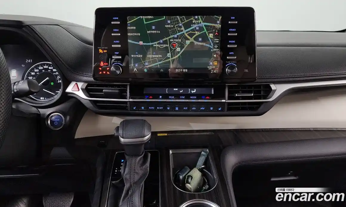 Toyota Sienna 2023 2.5 Автомат в Москве № 170143, фото 9