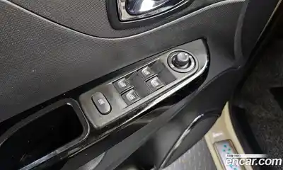 Renault QM3 2015 1.5 Автомат в Москве № 183916, миниатюра 2