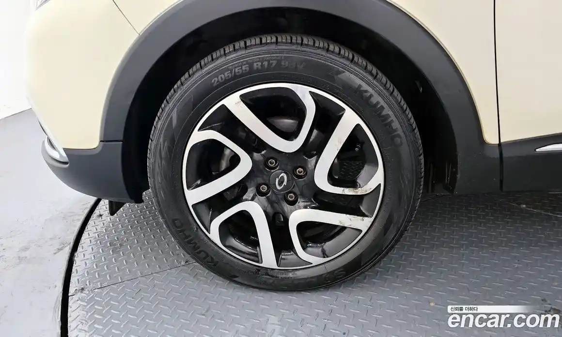 Renault QM3 2015 1.5 Автомат в Москве № 183916, фото 8