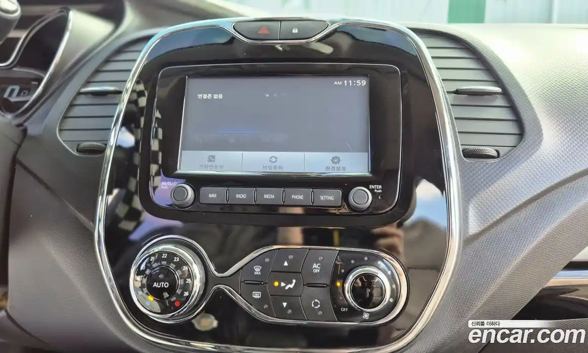 Renault QM3 2015 1.5 Автомат в Москве № 186029, фото 17