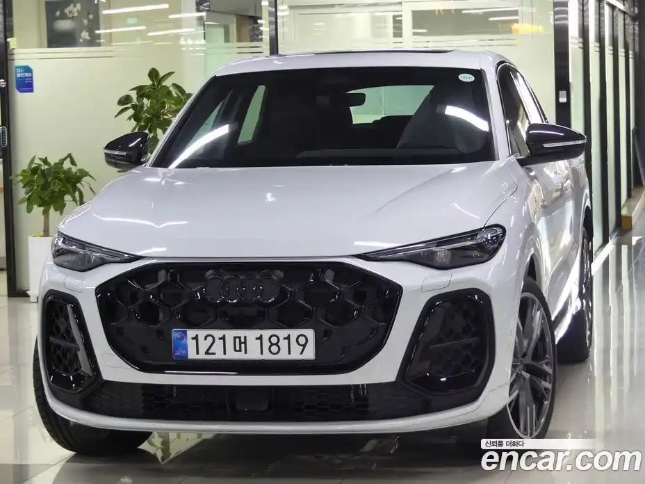 Audi Q5 2025 2.0 Автомат в Москве № 188778, фото 1