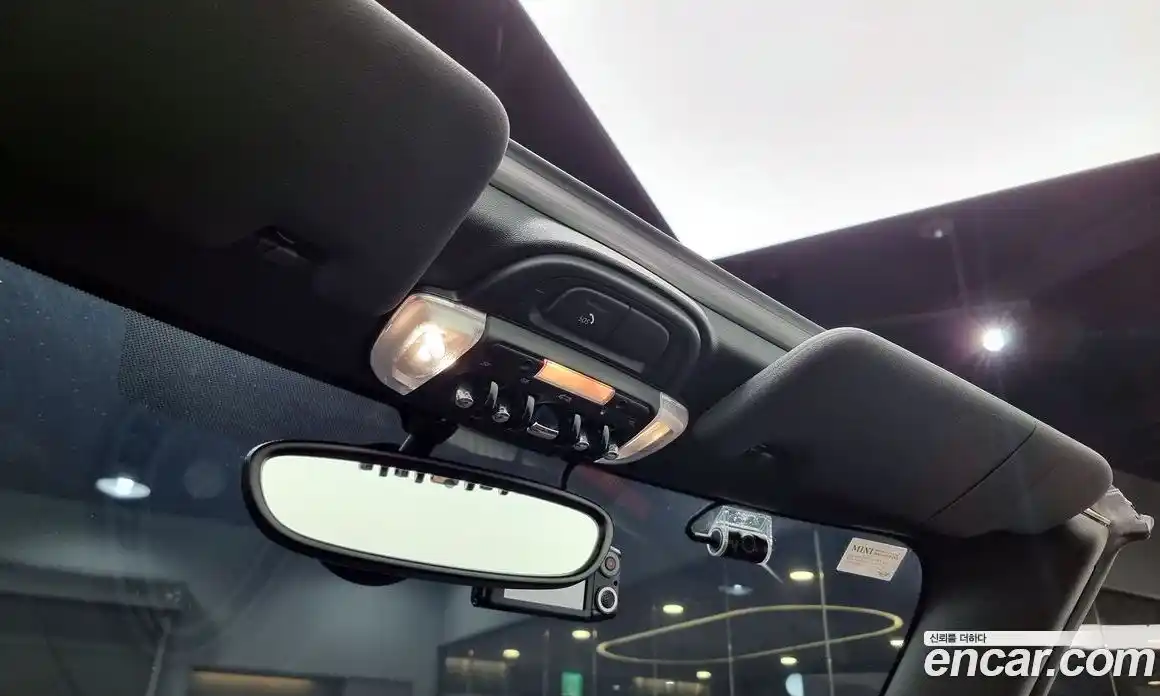 Mini Cooper Convertible 2019 2.0 Автомат в Москве № 190086, фото 11