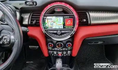 Mini Cooper Convertible 2019 2.0 Автомат в Москве № 190086, миниатюра 6