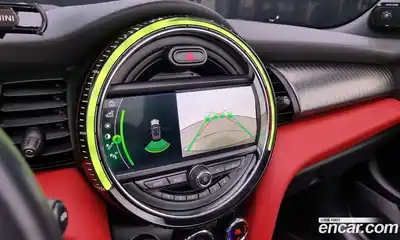 Mini Cooper Convertible 2019 2.0 Автомат в Москве № 190086, миниатюра 7