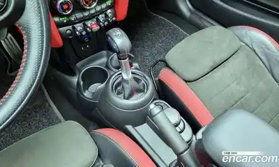 Mini Cooper Convertible 2019 2.0 Автомат в Москве № 190086, миниатюра 10