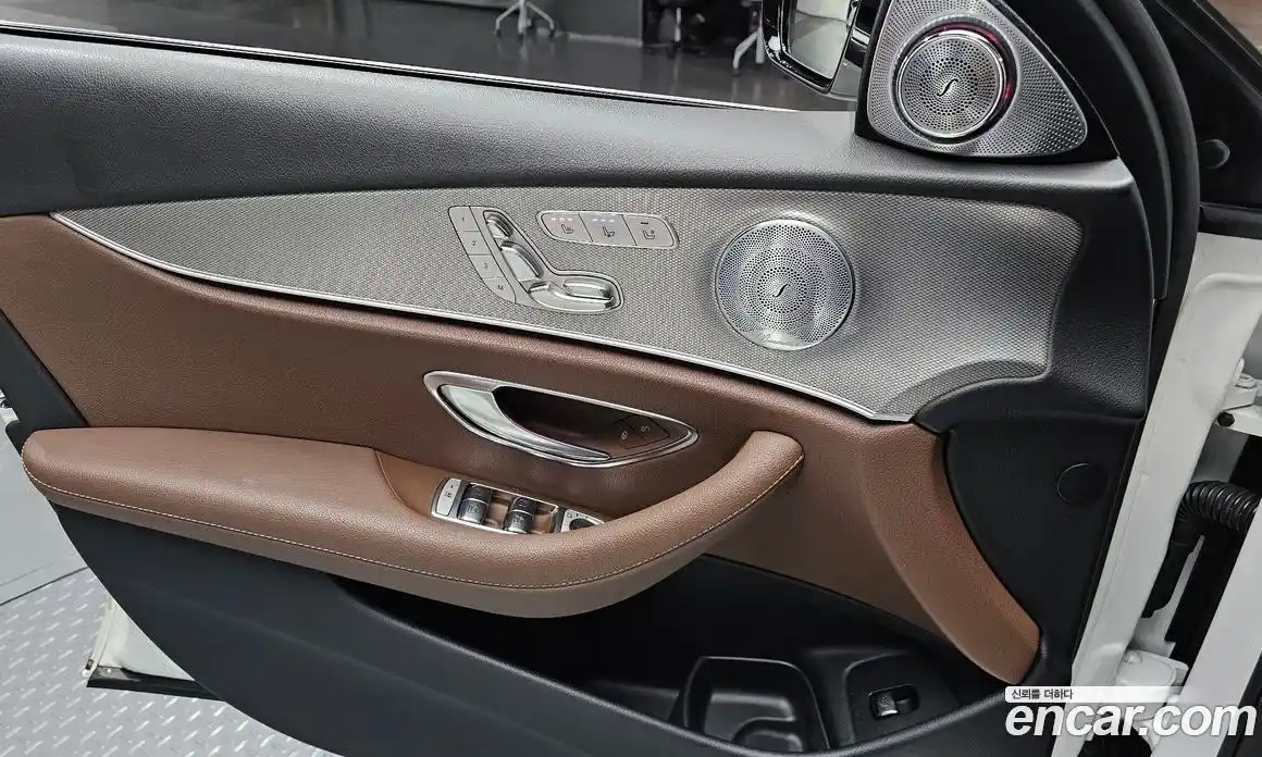 Mercedes-Benz E-Class 2019 2.0 Автомат в Москве № 194802, фото 16