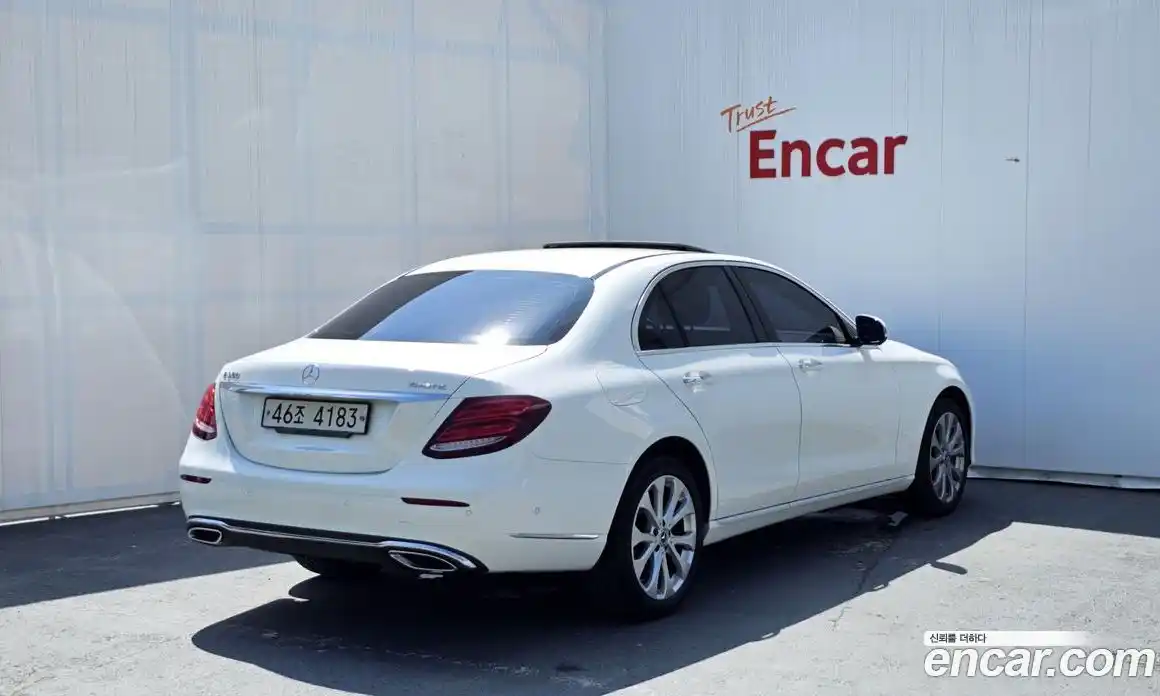 Mercedes-Benz E-Class 2018 2.0 Автомат в Москве № 195285, фото 12