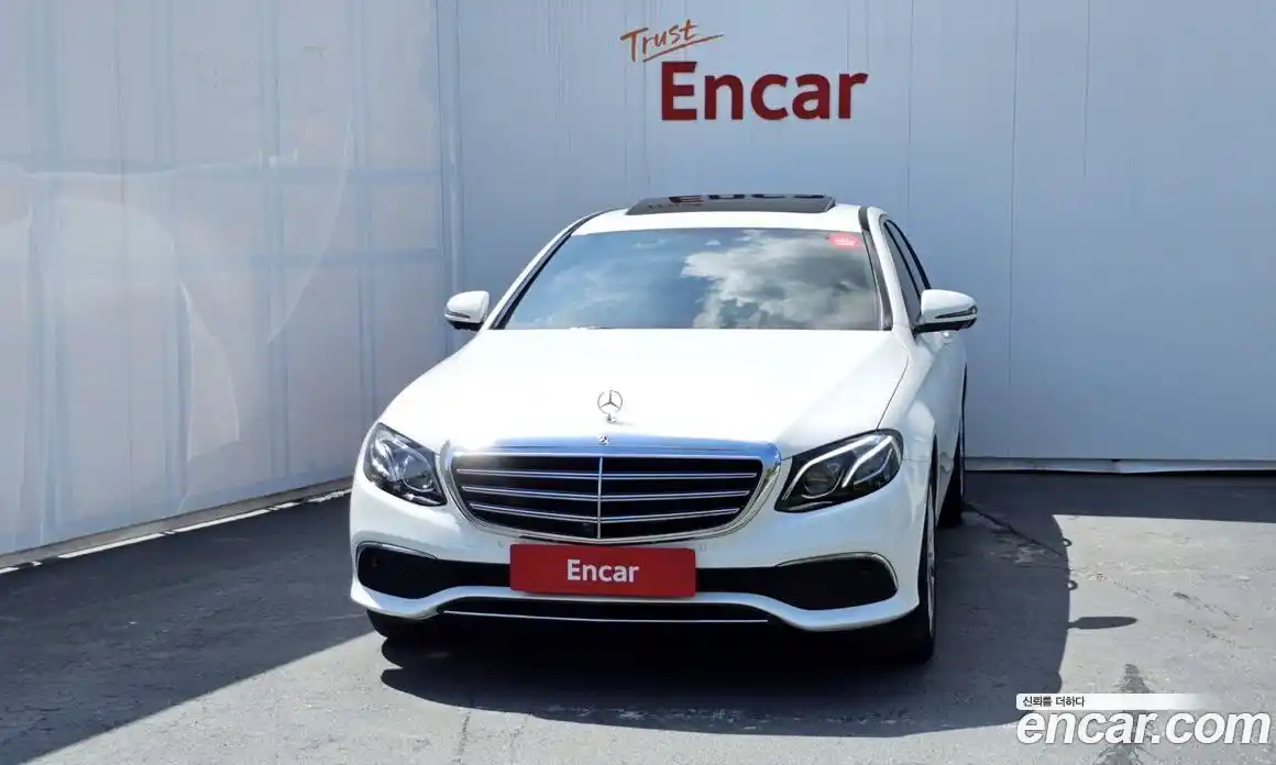 Mercedes-Benz E-Class 2018 2.0 Автомат в Москве № 195285, фото 14