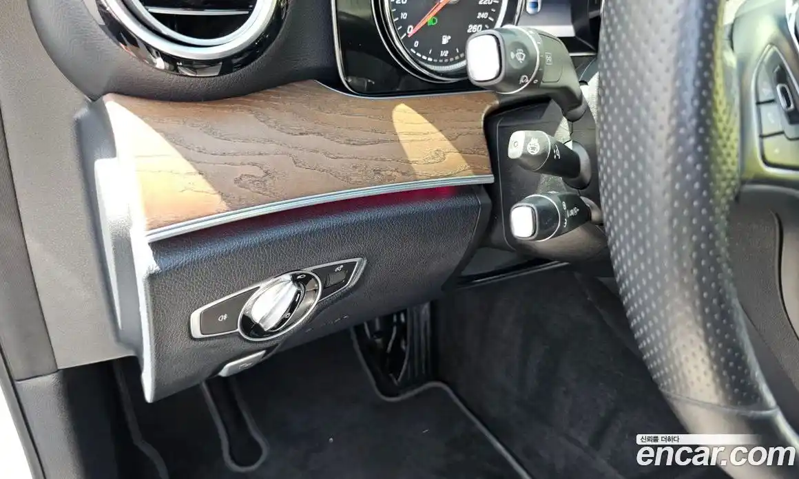 Mercedes-Benz E-Class 2018 2.0 Автомат в Москве № 195285, фото 19