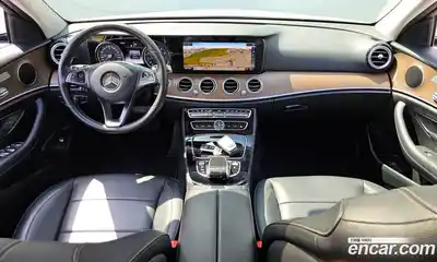 Mercedes-Benz E-Class 2018 2.0 Автомат в Москве № 195285, миниатюра 2