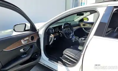 Mercedes-Benz E-Class 2018 2.0 Автомат в Москве № 195285, миниатюра 7