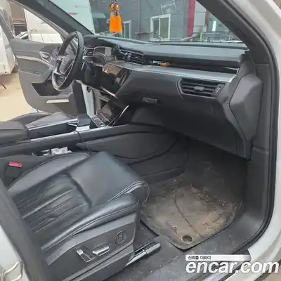 Audi e-tron 2020 0.3 Автомат в Москве № 196792, миниатюра 11