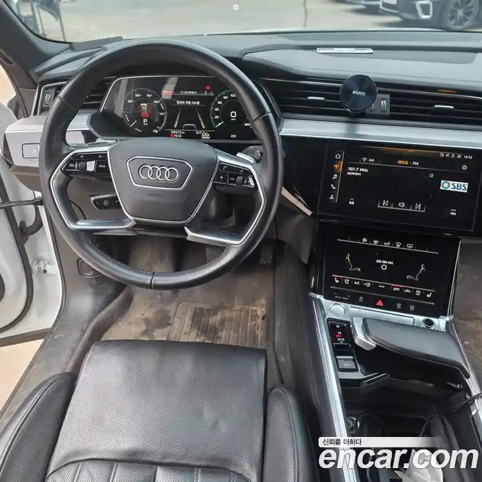 Audi e-tron 2020 0.3 Автомат в Москве № 196792, фото 14