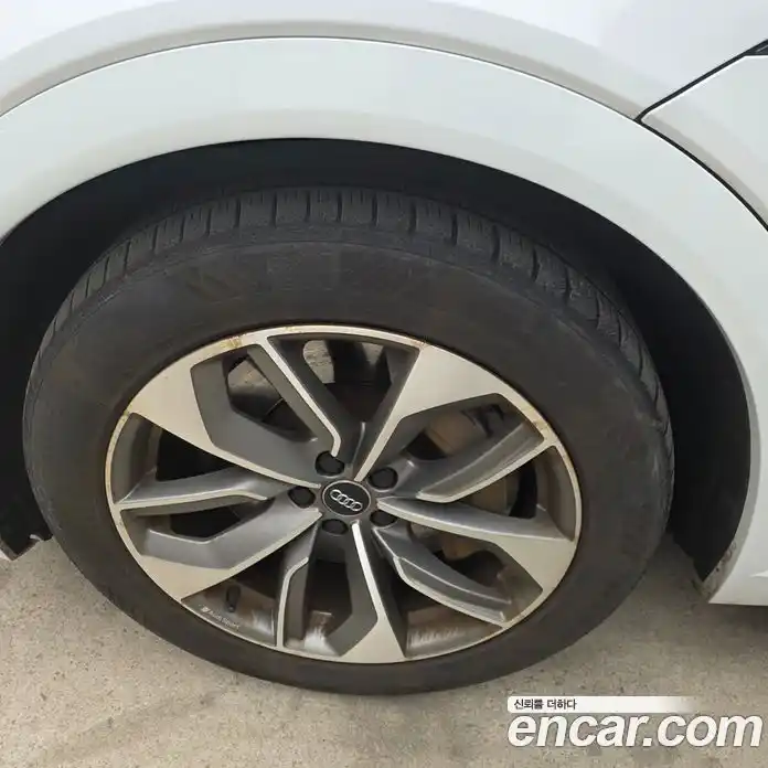 Audi e-tron 2020 0.3 Автомат в Москве № 196792, фото 18