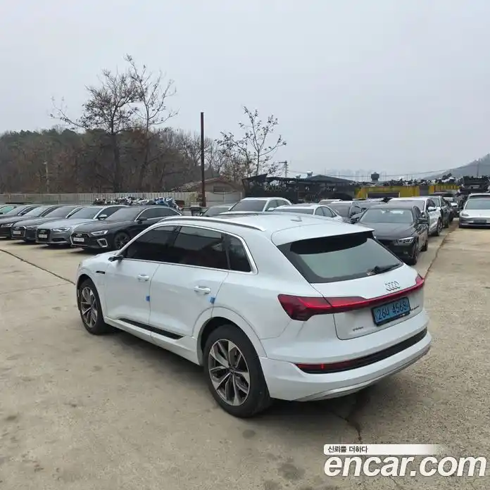 Audi e-tron 2020 0.3 Автомат в Москве № 196792, фото 3