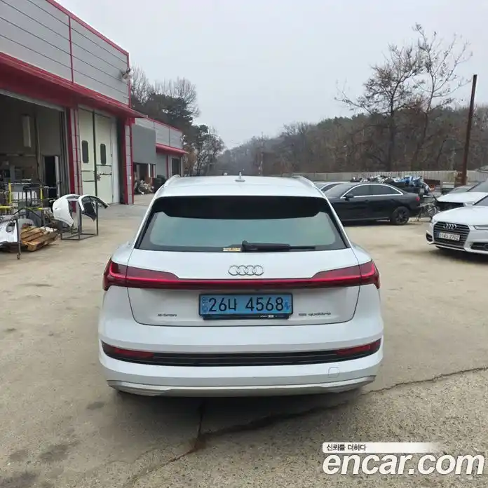 Audi e-tron 2020 0.3 Автомат в Москве № 196792, фото 4