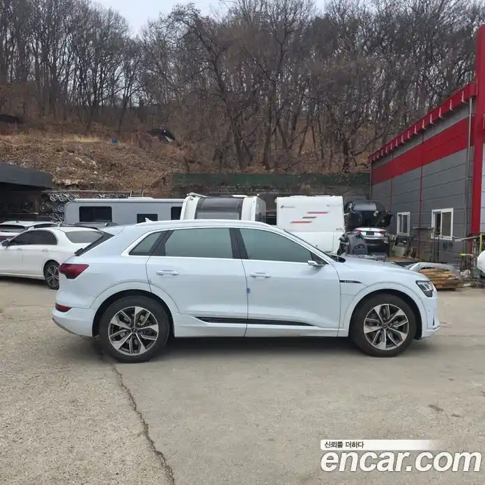 Audi e-tron 2020 0.3 Автомат в Москве № 196792, фото 6