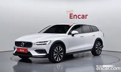 Volvo V60, 2022
