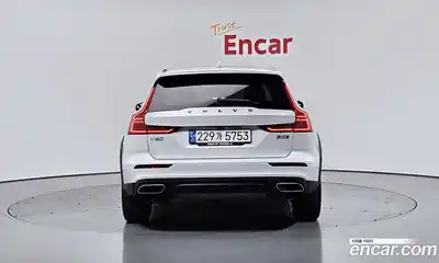 Volvo V60 2022 2.0 Автомат в Москве № 197000, миниатюра 4