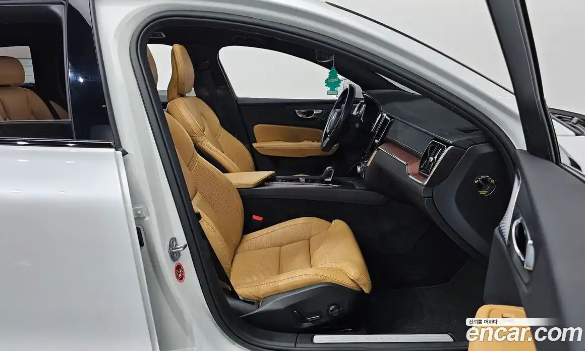 Volvo V60 2022 2.0 Автомат в Москве № 197000, фото 10