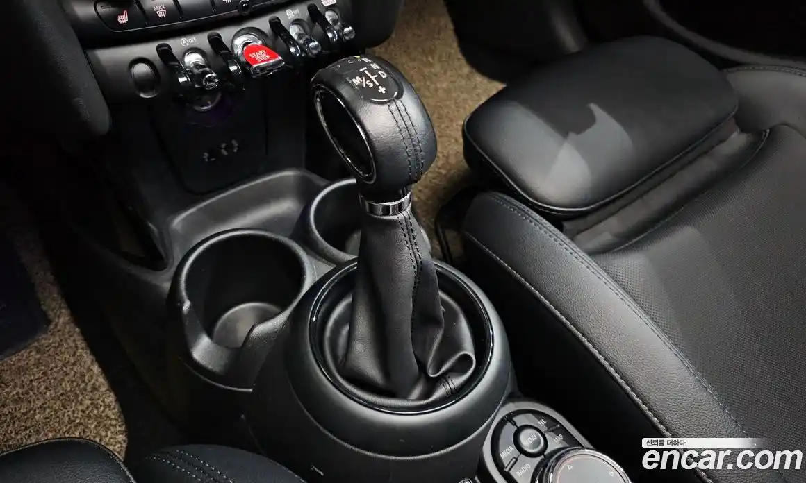 Mini Cooper 2018 1.5 Автомат в Москве № 198322, фото 12