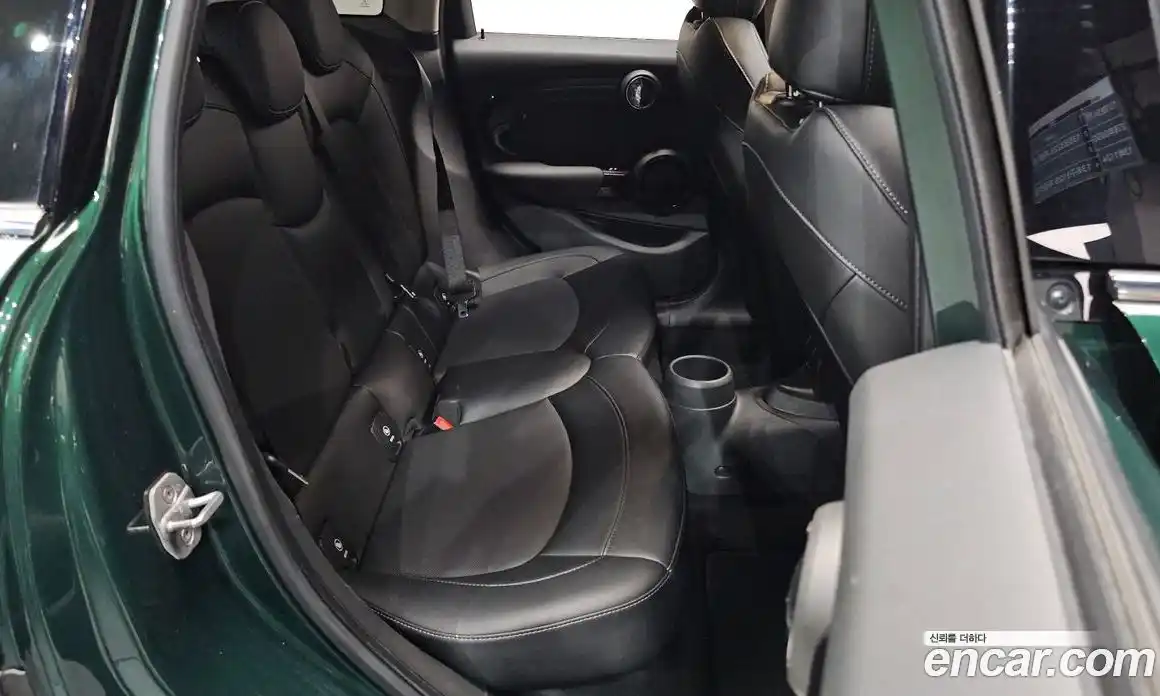 Mini Cooper 2018 1.5 Автомат в Москве № 198322, фото 15