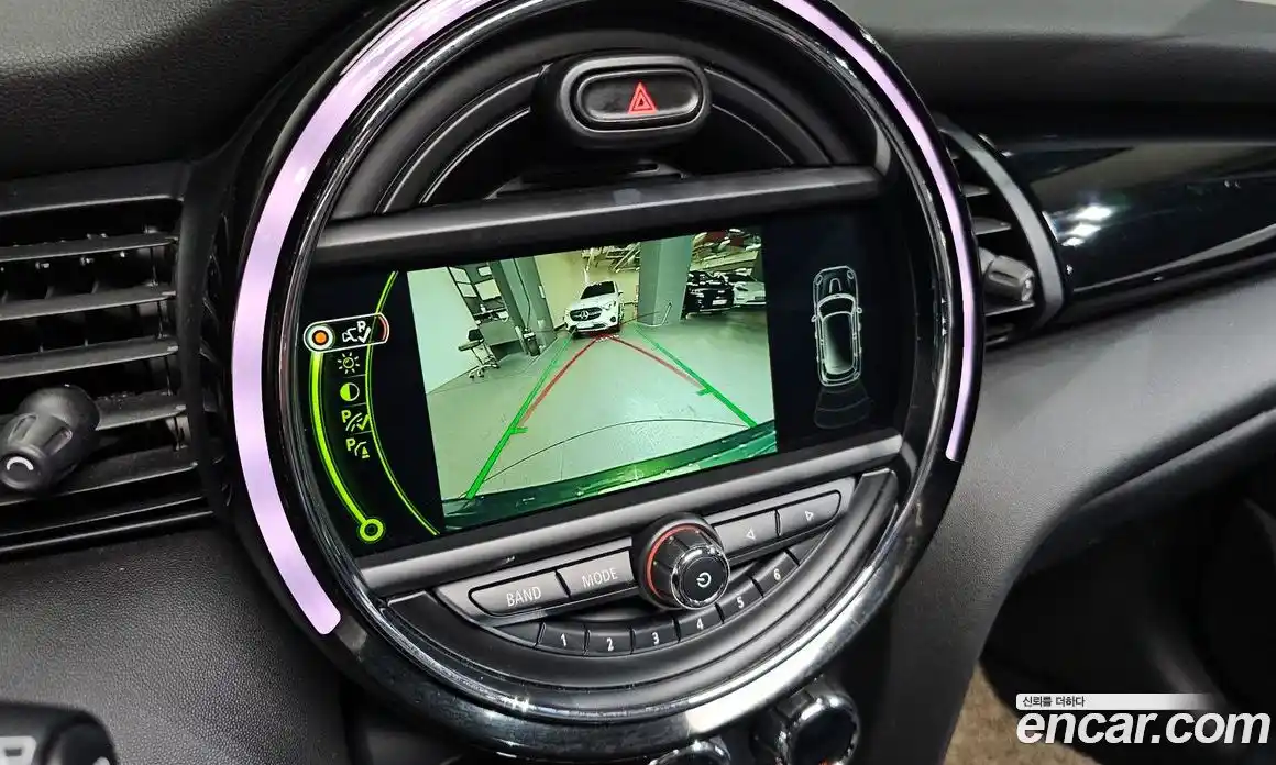 Mini Cooper 2018 1.5 Автомат в Москве № 198322, фото 16