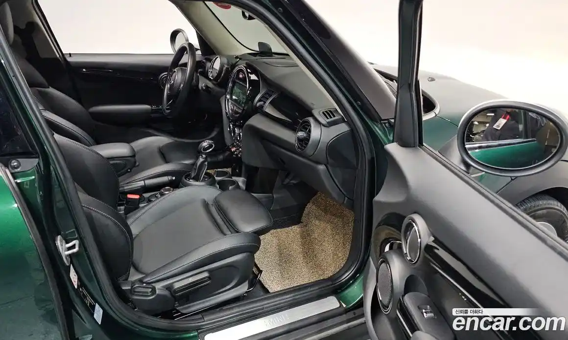 Mini Cooper 2018 1.5 Автомат в Москве № 198322, фото 18