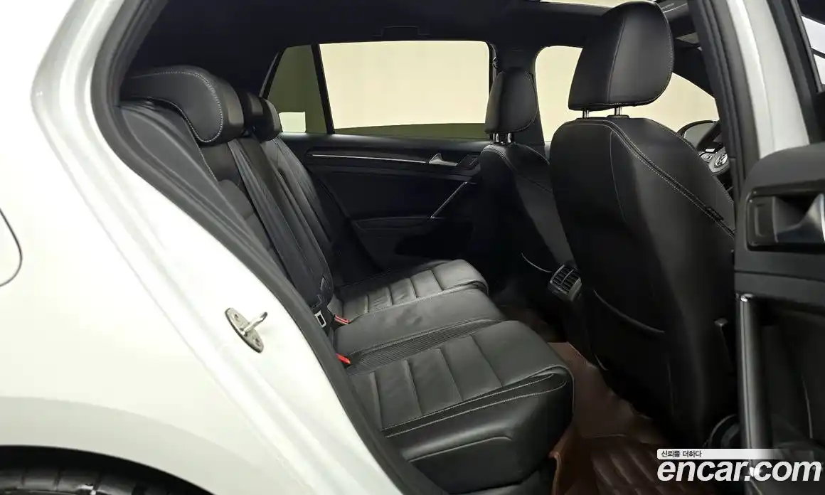 Volkswagen Golf 2016 2.0 Автомат в Москве № 199157, фото 9