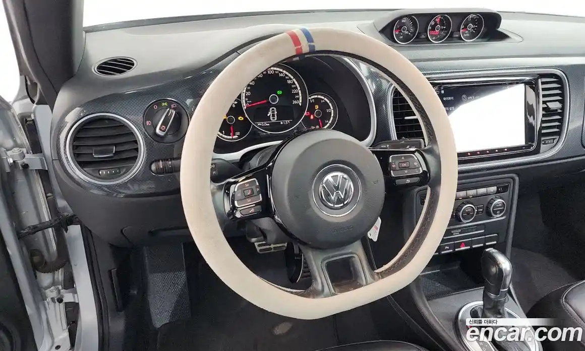 Volkswagen Beatle 2013 2.0 Автомат в Москве № 199164, фото 13