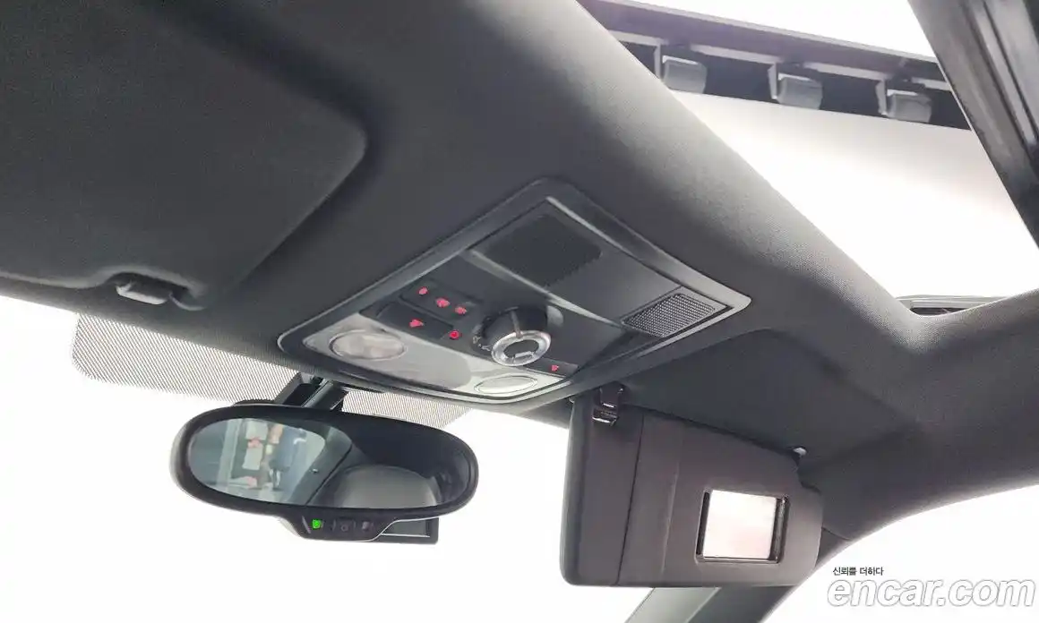 Volkswagen Beatle 2013 2.0 Автомат в Москве № 199164, фото 18