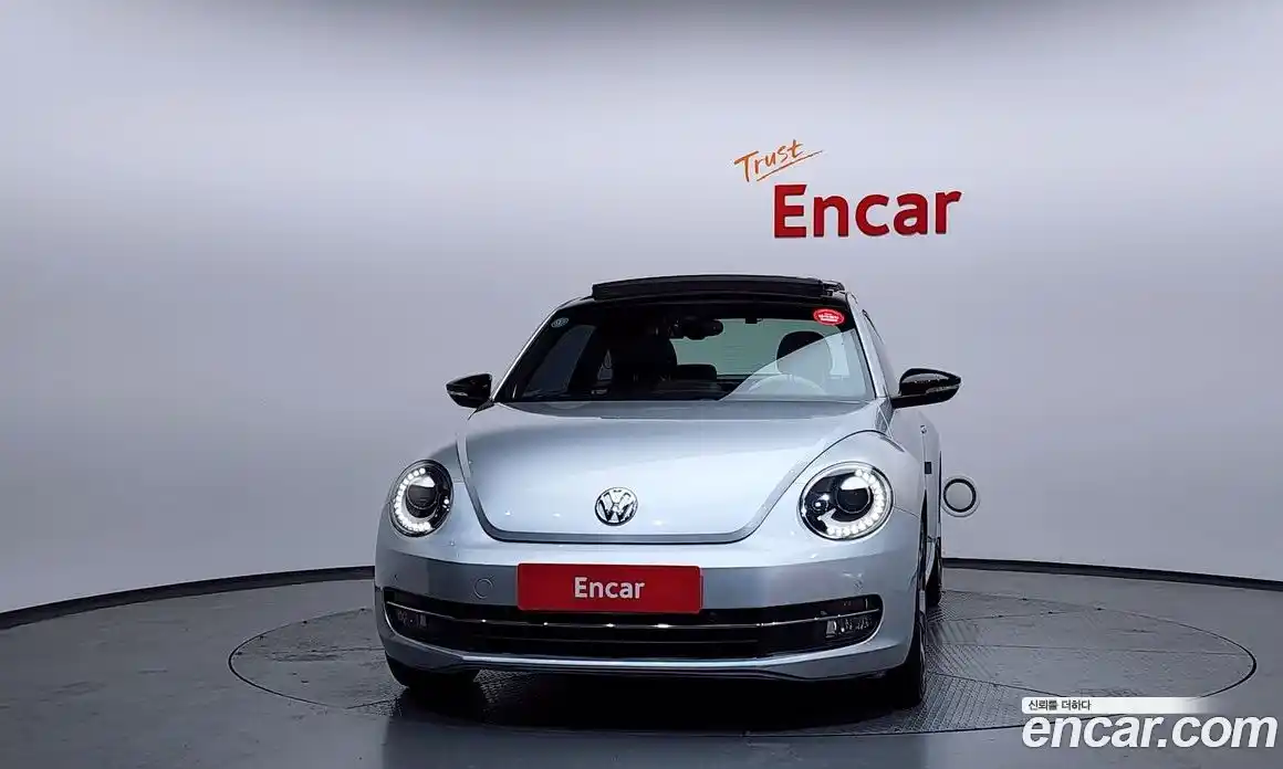 Volkswagen Beatle 2013 2.0 Автомат в Москве № 199164, фото 3