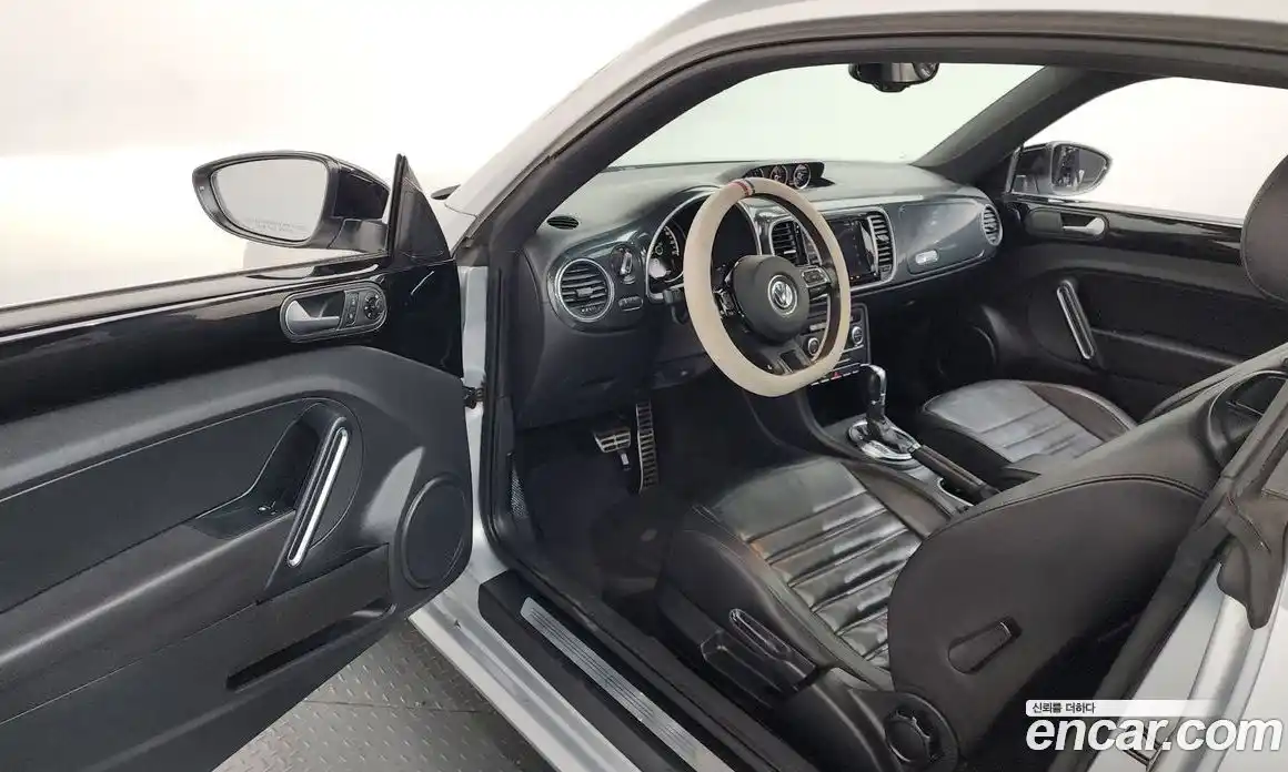 Volkswagen Beatle 2013 2.0 Автомат в Москве № 199164, фото 10