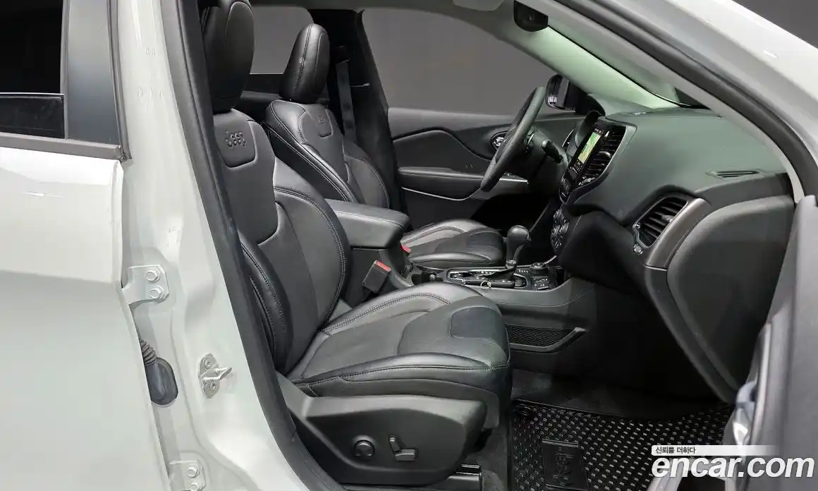 Jeep Cherokee 2022 2.4 Автомат в Москве № 199467, фото 11