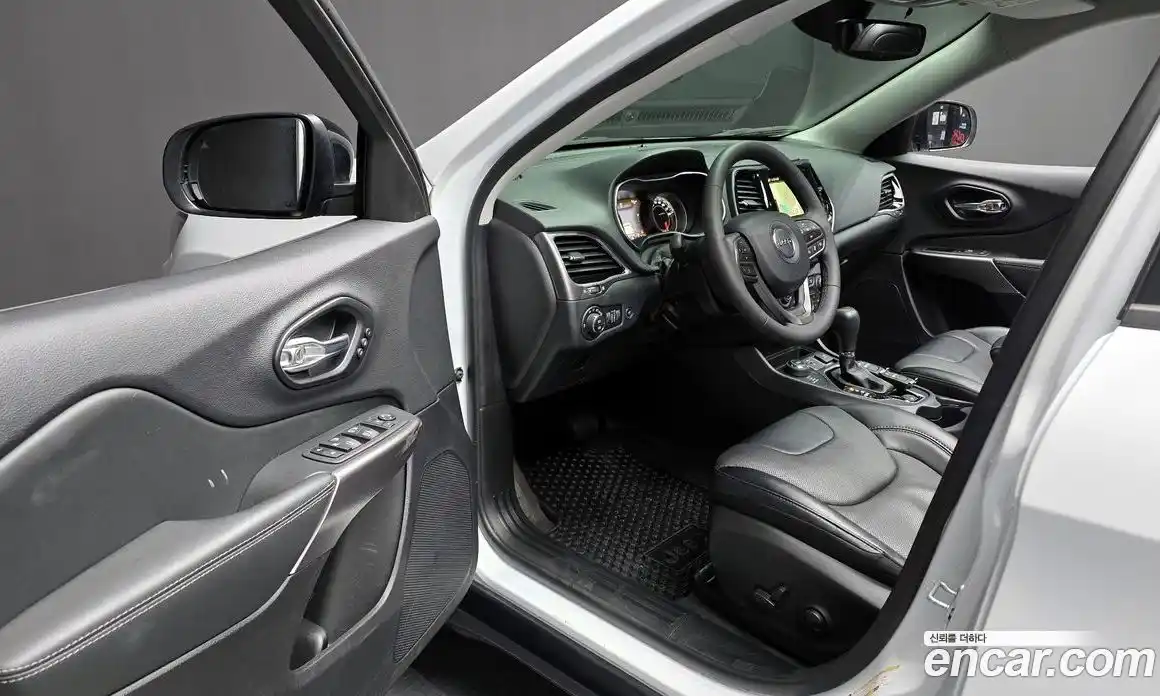 Jeep Cherokee 2022 2.4 Автомат в Москве № 199467, фото 10