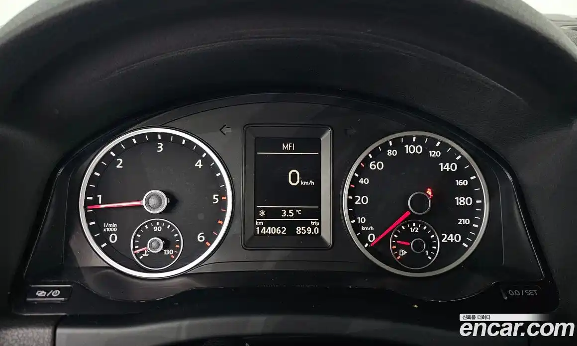 Volkswagen Tiguan 2015 2.0 Автомат в Москве № 200078, фото 12