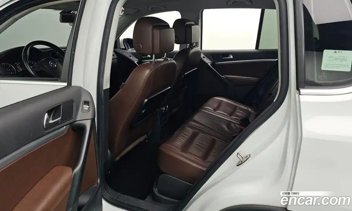 Volkswagen Tiguan 2015 2.0 Автомат в Москве № 200078, фото 20