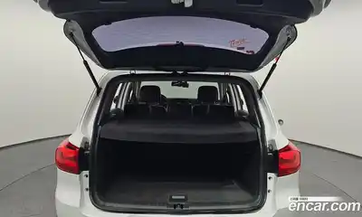 Volkswagen Tiguan 2015 2.0 Автомат в Москве № 200078, миниатюра 3